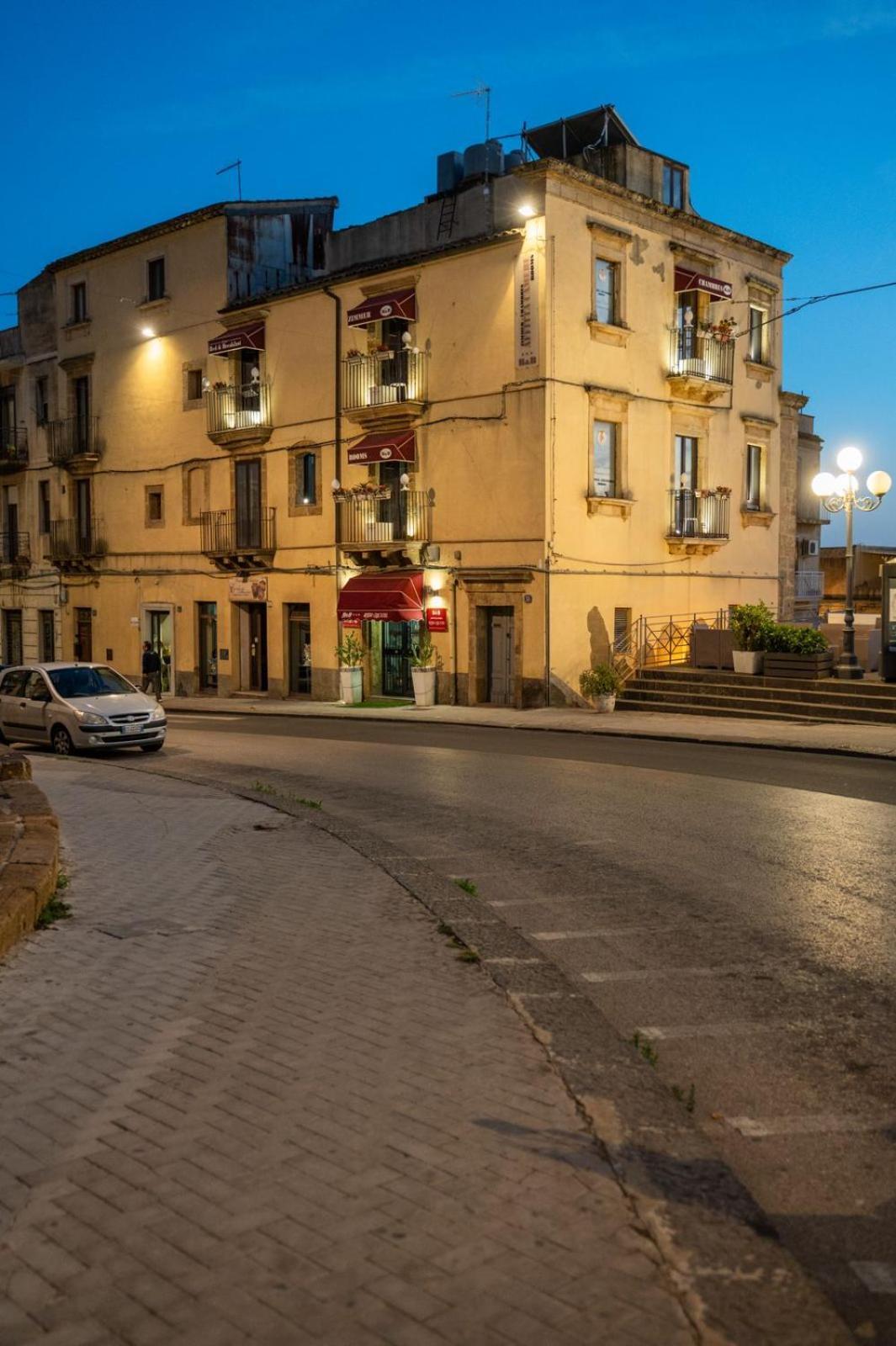 B&B Regina Carolina カルタジローネ エクステリア 写真